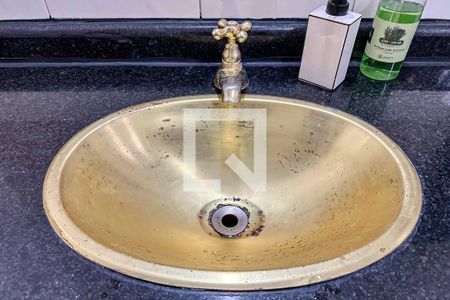 Casa à venda com 167m², 3 quartos e 2 vagas Casa à venda com 167m², 3 quartos e 2 vagasSuíte