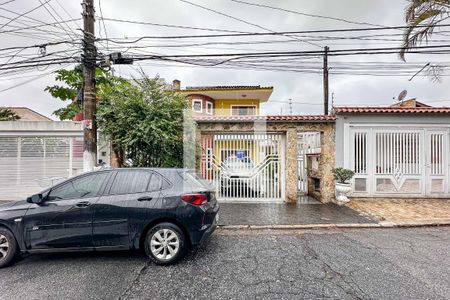 Casa à venda com 167m², 3 quartos e 2 vagas Casa à venda com 167m², 3 quartos e 2 vagasFachada