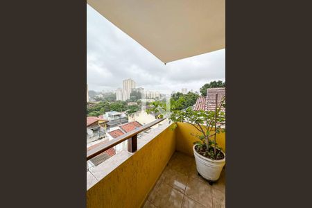 Casa à venda com 167m², 3 quartos e 2 vagas Casa à venda com 167m², 3 quartos e 2 vagasQuarto 1 varanda