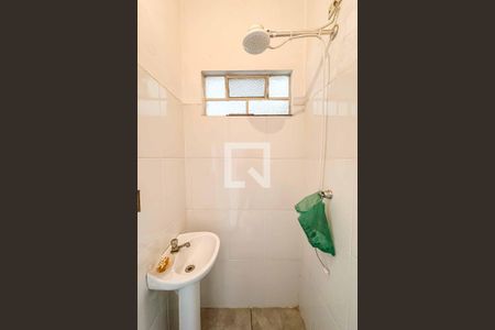 Casa à venda com 167m², 3 quartos e 2 vagas Casa à venda com 167m², 3 quartos e 2 vagasBanheiro de Serviço