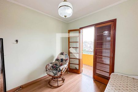 Casa à venda com 167m², 3 quartos e 2 vagas Casa à venda com 167m², 3 quartos e 2 vagasQuarto 1