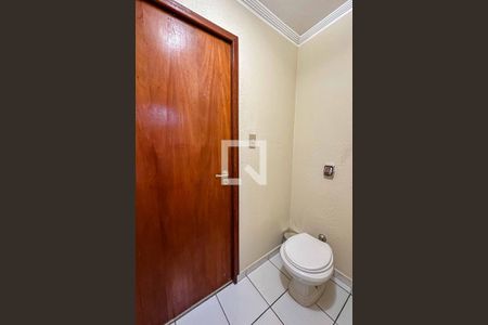 Casa à venda com 167m², 3 quartos e 2 vagas Casa à venda com 167m², 3 quartos e 2 vagasLavabo