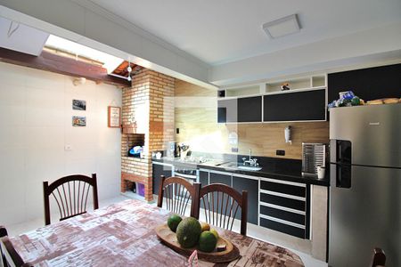 Casa de condomínio à venda com 114m², 2 quartos e 1 vagaCozinha e Área de Serviço