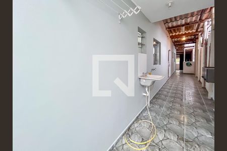 Casa para alugar com 15m², 1 quarto e sem vagaÁrea de Serviço