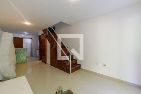 Sala de casa de condomínio para alugar com 3 quartos, 90m² em Recreio dos Bandeirantes, Rio de Janeiro