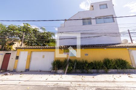 Casa de condomínio para alugar com 90m², 3 quartos e 1 vaga Casa de condomínio para alugar com 90m², 3 quartos e 1 vagaFachada