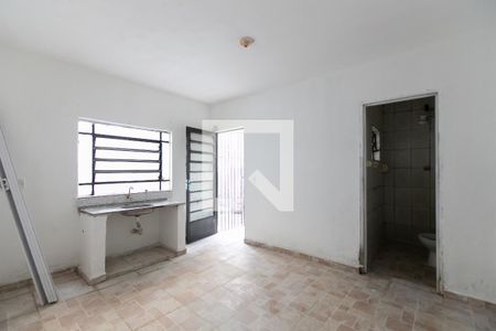 Cozinha de apartamento para alugar com 1 quarto, 28m² em Vila Jacuí, São Paulo