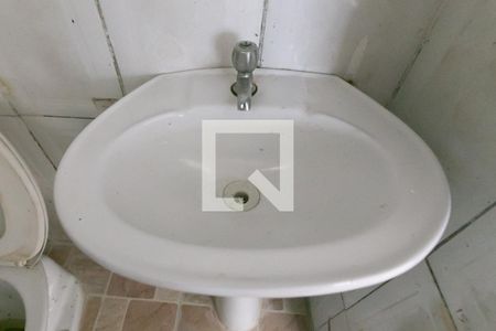 Banheiro  de apartamento para alugar com 1 quarto, 28m² em Vila Jacuí, São Paulo