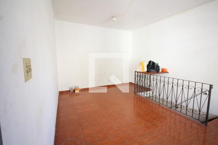 Sala de casa para alugar com 2 quartos, 210m² em Vila Prado, São Paulo
