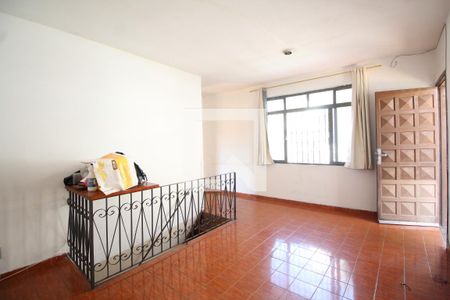 Sala de casa para alugar com 2 quartos, 210m² em Vila Prado, São Paulo