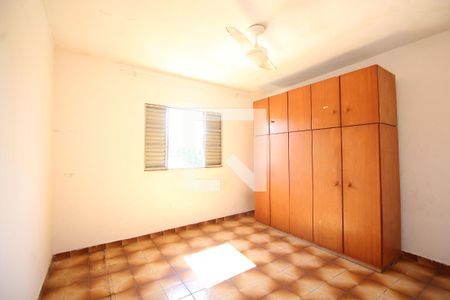 Quarto 1 de casa para alugar com 2 quartos, 210m² em Vila Prado, São Paulo