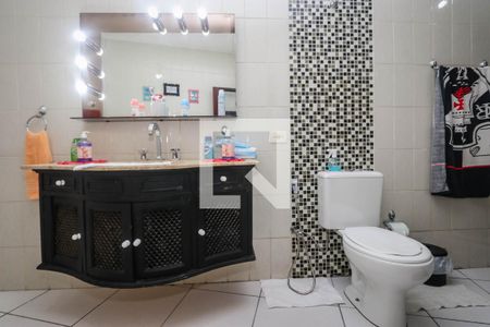 Casa à venda com 102m², 4 quartos e 1 vaga Casa à venda com 102m², 4 quartos e 1 vagaBanheiro