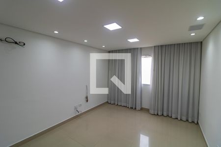 Sala de casa de condomínio para alugar com 2 quartos, 110m² em Vila Ré, São Paulo