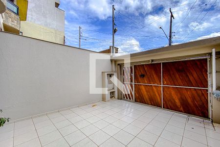 Garagem de casa para alugar com 3 quartos, 81m² em Vila Invernada, São Paulo