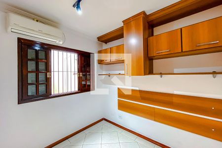 Quarto 1 de casa para alugar com 3 quartos, 81m² em Vila Invernada, São Paulo