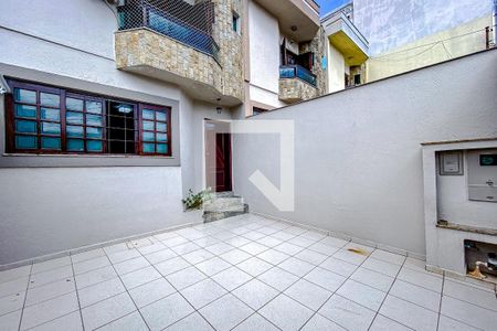 Garagem de casa para alugar com 3 quartos, 81m² em Vila Invernada, São Paulo