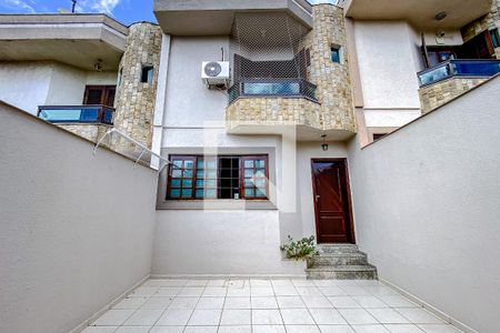 Garagem de casa para alugar com 3 quartos, 81m² em Vila Invernada, São Paulo