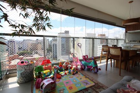 Sala de Estar de apartamento à venda com 2 quartos, 98m² em Vila Olímpia, São Paulo
