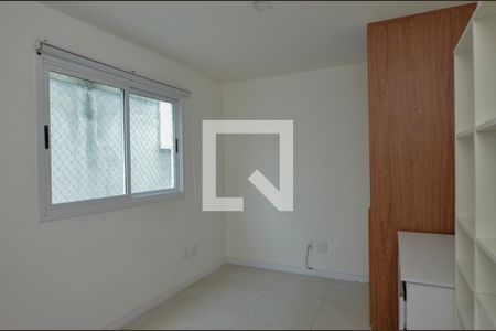 Apartamento para alugar com 180m², 3 quartos e 2 vagas Apartamento para alugar com 180m², 3 quartos e 2 vagasQuarto de serviço