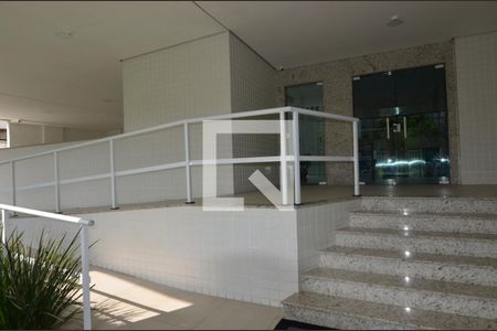 Apartamento para alugar com 180m², 3 quartos e 2 vagas Apartamento para alugar com 180m², 3 quartos e 2 vagasEntrada