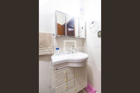 Casa à venda com 180m², 2 quartos e 2 vagasBanheiro