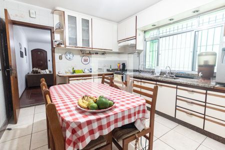 Casa à venda com 180m², 2 quartos e 2 vagasCozinha