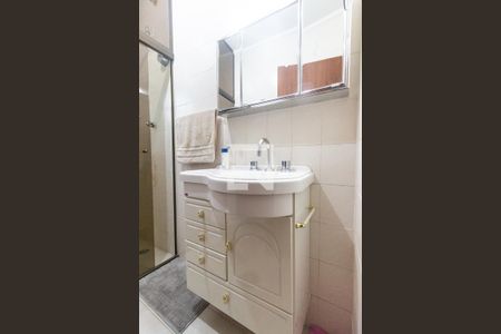 Casa à venda com 180m², 2 quartos e 2 vagasBanheiro