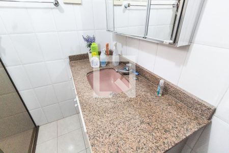 Casa à venda com 180m², 2 quartos e 2 vagasSuíte