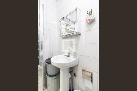 Casa à venda com 180m², 2 quartos e 2 vagasBanheiro de serviço