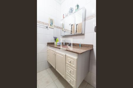 Casa à venda com 180m², 2 quartos e 2 vagasSuíte