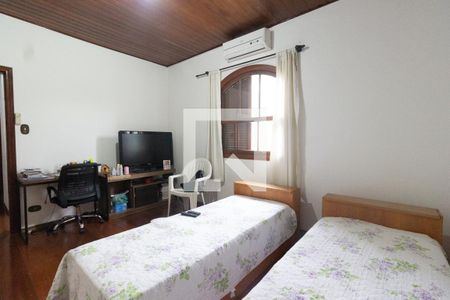 Casa à venda com 180m², 2 quartos e 2 vagasQuarto 2