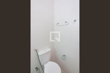 Casa de condomínio para alugar com 80m², 2 quartos e 1 vaga Casa de condomínio para alugar com 80m², 2 quartos e 1 vagaBanheiro da Suite 1