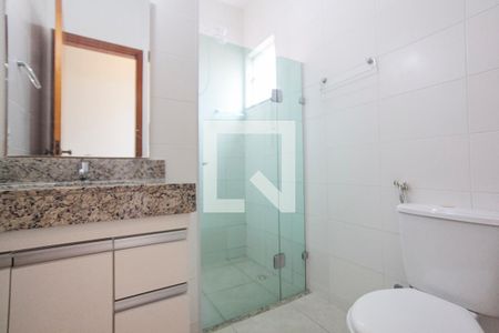 Casa de condomínio para alugar com 80m², 2 quartos e 1 vaga Casa de condomínio para alugar com 80m², 2 quartos e 1 vagaBanheiro da Suite 1