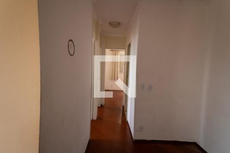 Corredor de apartamento para alugar com 3 quartos, 56m² em Jardim Santa Terezinha (zona Leste), São Paulo