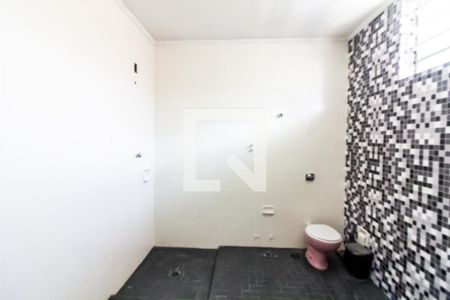 Casa à venda com 250m², 5 quartos e 9 vagasBanheiro da Suíte Quarto 1