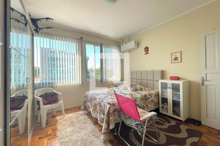Quarto 1 de apartamento à venda com 3 quartos, 117m² em Navegantes, Porto Alegre