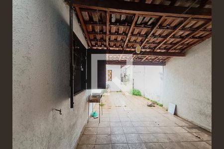 Casa à venda com 240m², 5 quartos e 2 vagasÁrea de Serviço