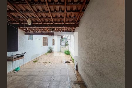 Casa à venda com 240m², 5 quartos e 2 vagasÁrea de Serviço