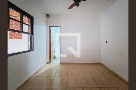 Casa à venda com 240m², 5 quartos e 2 vagasSuíte