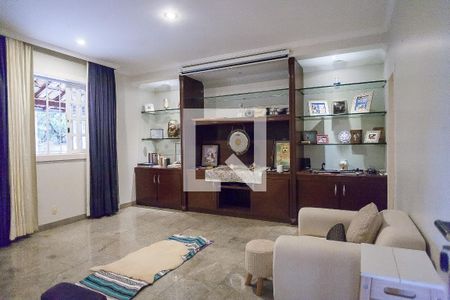 Sala de TV de casa de condomínio à venda com 4 quartos, 450m² em Parque do Engenho, Nova Lima