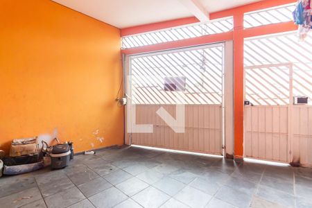 Casa à venda com 318m², 6 quartos e 1 vaga Casa à venda com 318m², 6 quartos e 1 vagaGaragem