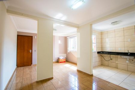 Sala de apartamento à venda com 2 quartos, 56m² em Vila Humaitá, Santo André