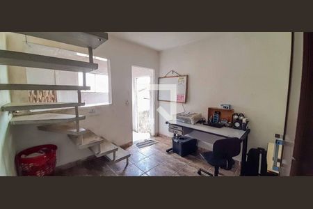 Casa à venda com 135m², 5 quartos e 2 vagasQuarto 3