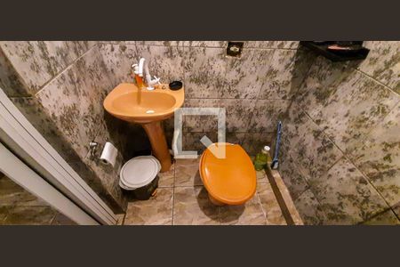 Casa à venda com 135m², 5 quartos e 2 vagasBanheiro da Suíte 2