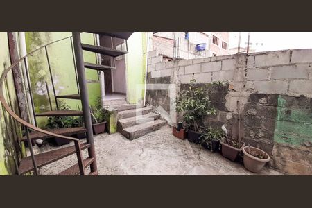 Casa à venda com 135m², 5 quartos e 2 vagasQuintal