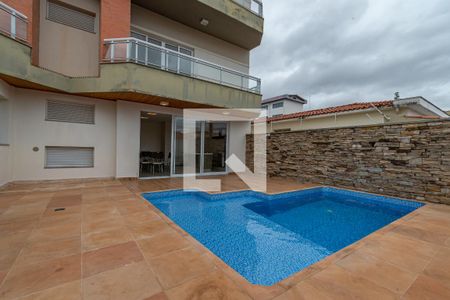 Apartamento à venda com 217m², 4 quartos e 4 vagasÁrea comum - Piscina
