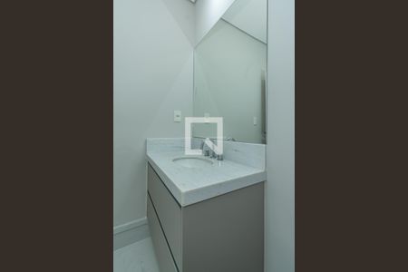 Apartamento à venda com 217m², 4 quartos e 4 vagasBanheiro Social 1