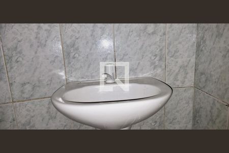 Casa para alugar com 74m², 2 quartos e 1 vagaBanheiro