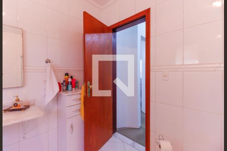 Casa à venda com 370m², 3 quartos e 5 vagasBanheiro do Quarto 1 