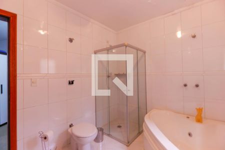 Casa à venda com 370m², 3 quartos e 5 vagasBanheiro do Quarto 1 